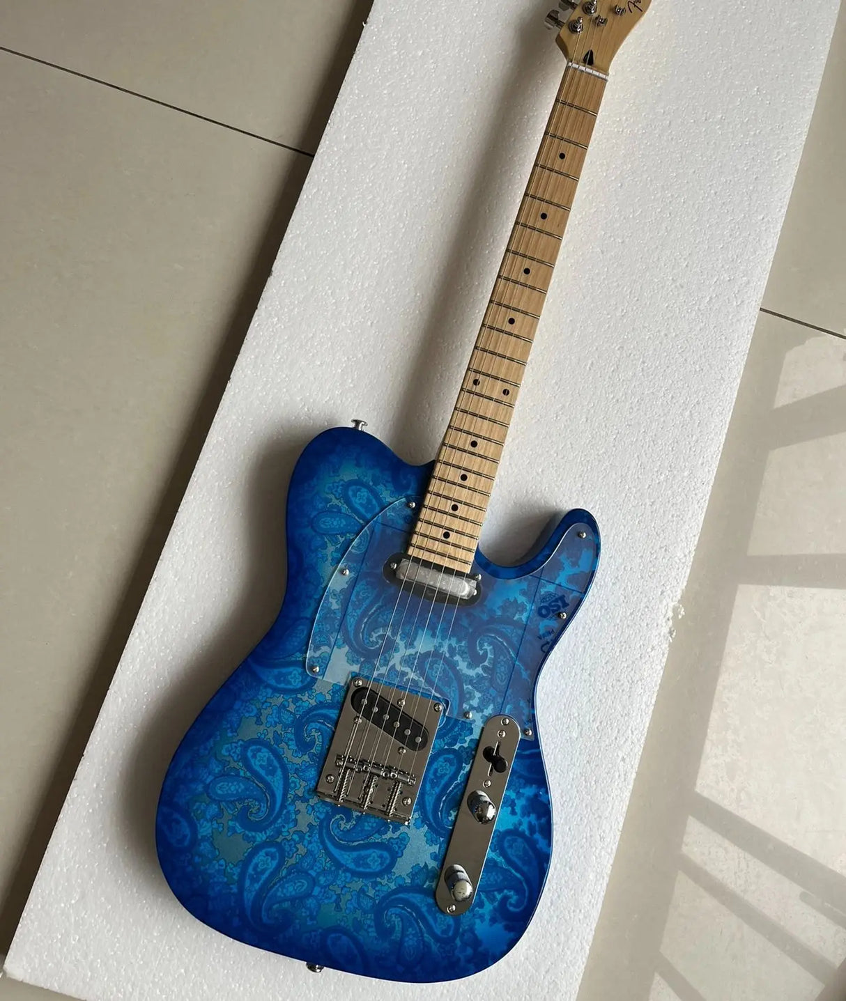 Custom Electric Guitar with 22 Fret, Blue and Pink Amoeba Pattern, Mahogany Body, Maple Neck Guitar, Real Photos