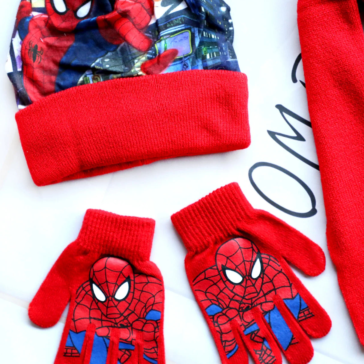 New Autumn Winter Children Hat SpiderMan Red Halloween Cartoon Scarf Hat Glove Warm knitted hat Boy Girl Cap Child Christmas Hat