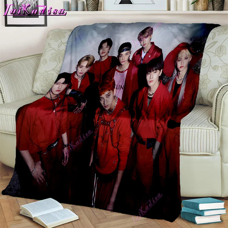 Stray Kids Blanket Soft Sofa Cover Kpop Singer Throw Blanket Fleece Blanket Lightweight Warm Bed Blankets for Bedroom Couch