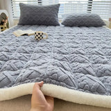 Winter Soft Fleece Mattress Toppers Home Dormitory Single Double Bedspread Fold Bed Sheets Thin Tatami Mat Warm Mattress Cover