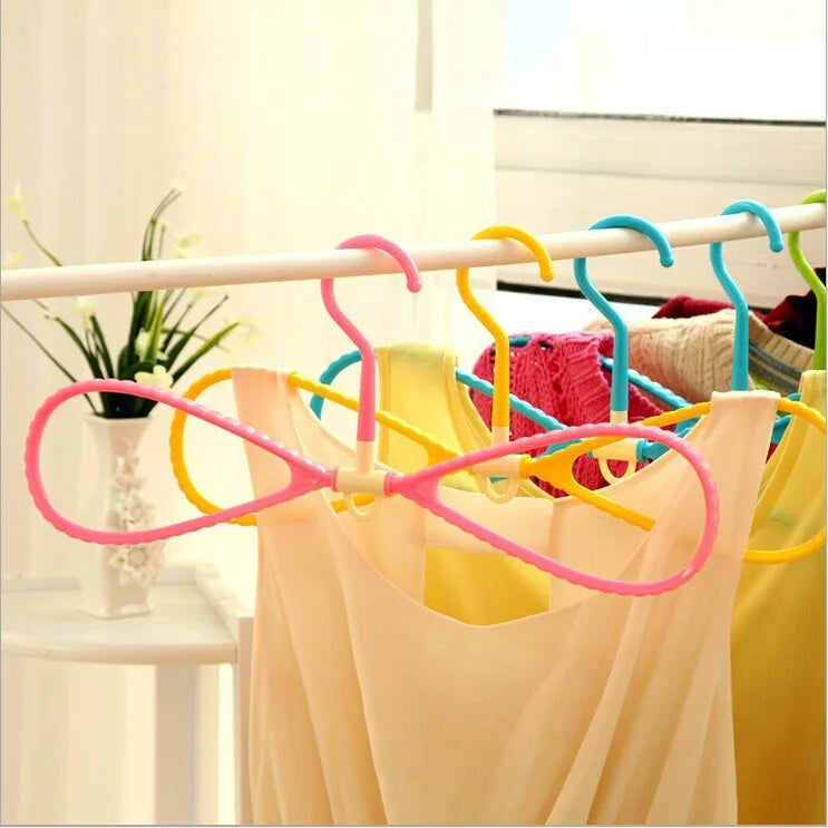 6Pcs/Set 8-Shaped Plastic Non-Slip Hanger Space Saving Clothes Drying Rack Hanger Coat Hangers