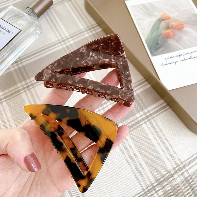 New Popular Hair Catch Triangle Hair Claw Clip for Women France Acetate Hairpin Shark Hair Clamp Grab Hair Clip Hair Accessories