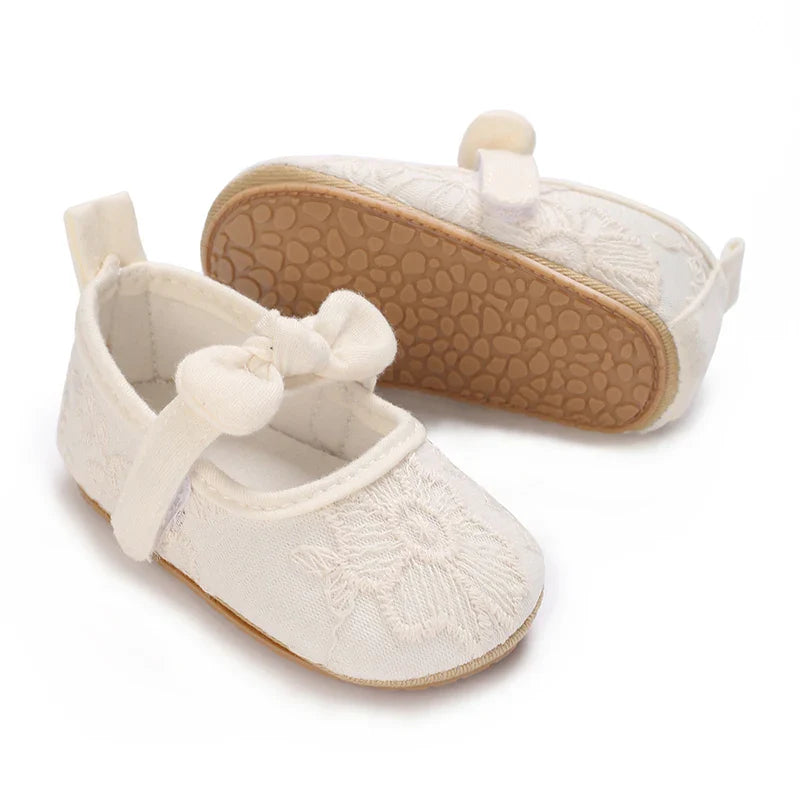 Cute White Lace Baby Girl Princess shoes  Baby Moccasins Moccs Shoes Bow Fringe Rubber Soled Non-slip Footwear Crib Shoes