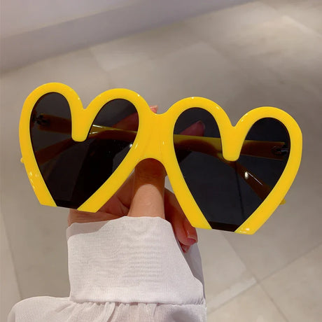 KAMMPT Heart Shape Sunglasses Women 2023 Fashion Vintage Cute Party Shades Trendy Retro Brand Designer Multicolor UV400 Eyewear