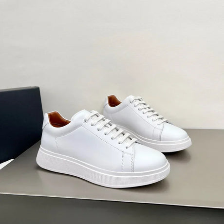 2022 new, high-end quality luxury designer, men's sports shoes, decorated with rich texture calf leather details.