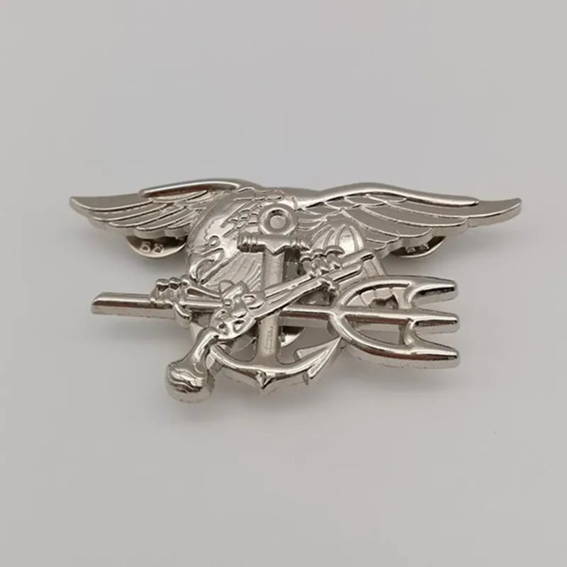 Classic Men Brooches Vintage WWII USAF Wings Military Command Pilot Metal Wings Metal Badge Pin Army Fans Nostalgic souvenirs