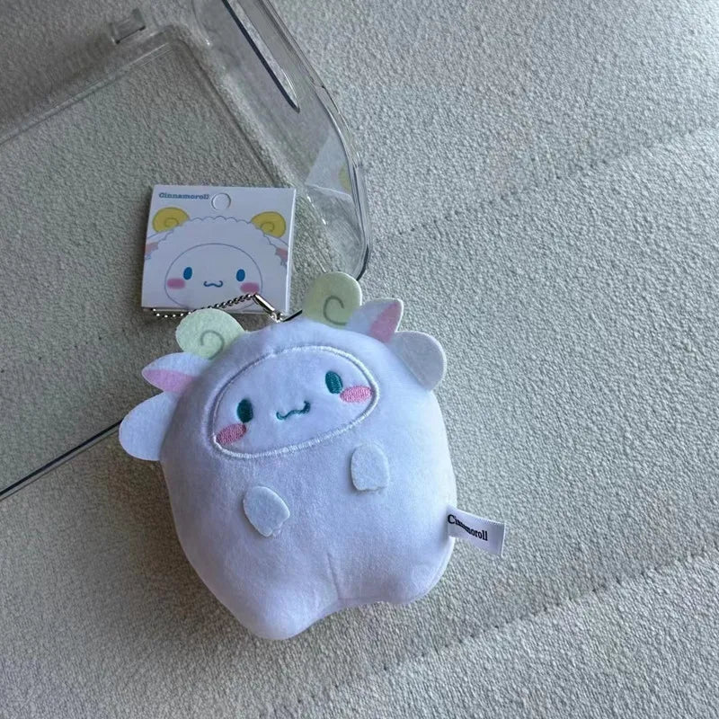 Sanrio Cat Cross Dressing Plush Keychain Cartoon Anime Pendant Kuromi Melody Pompompurin Hangyodon Plushie 키링 Kawaii Bag Decor