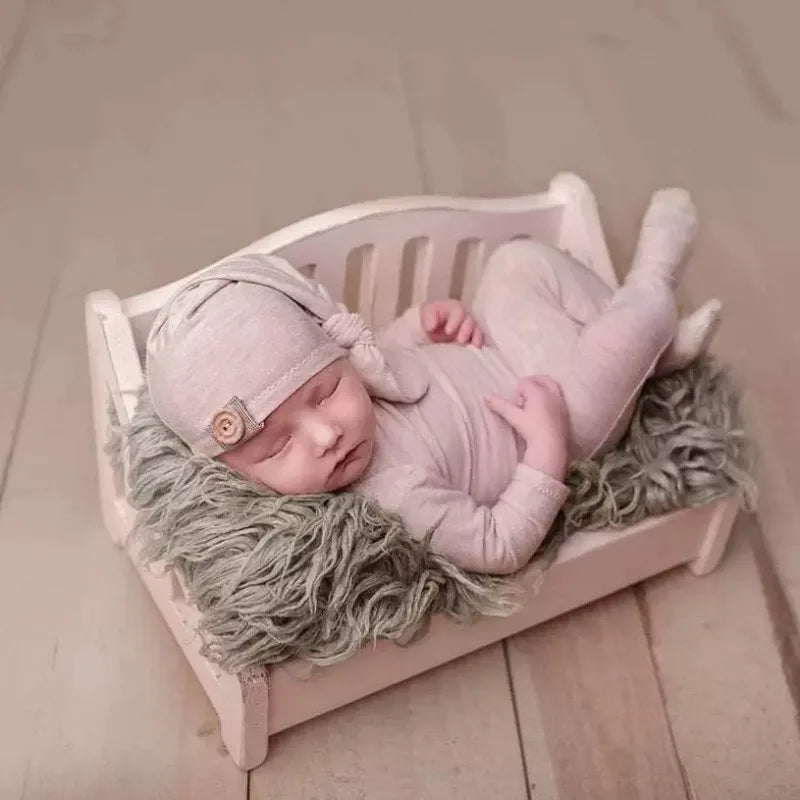 Hot Newborn Photography Props Wooden Bed Chair Photoshoot Accessories for Baby Girl Boy Posing Seats Sofa Baby Photoshoot Props