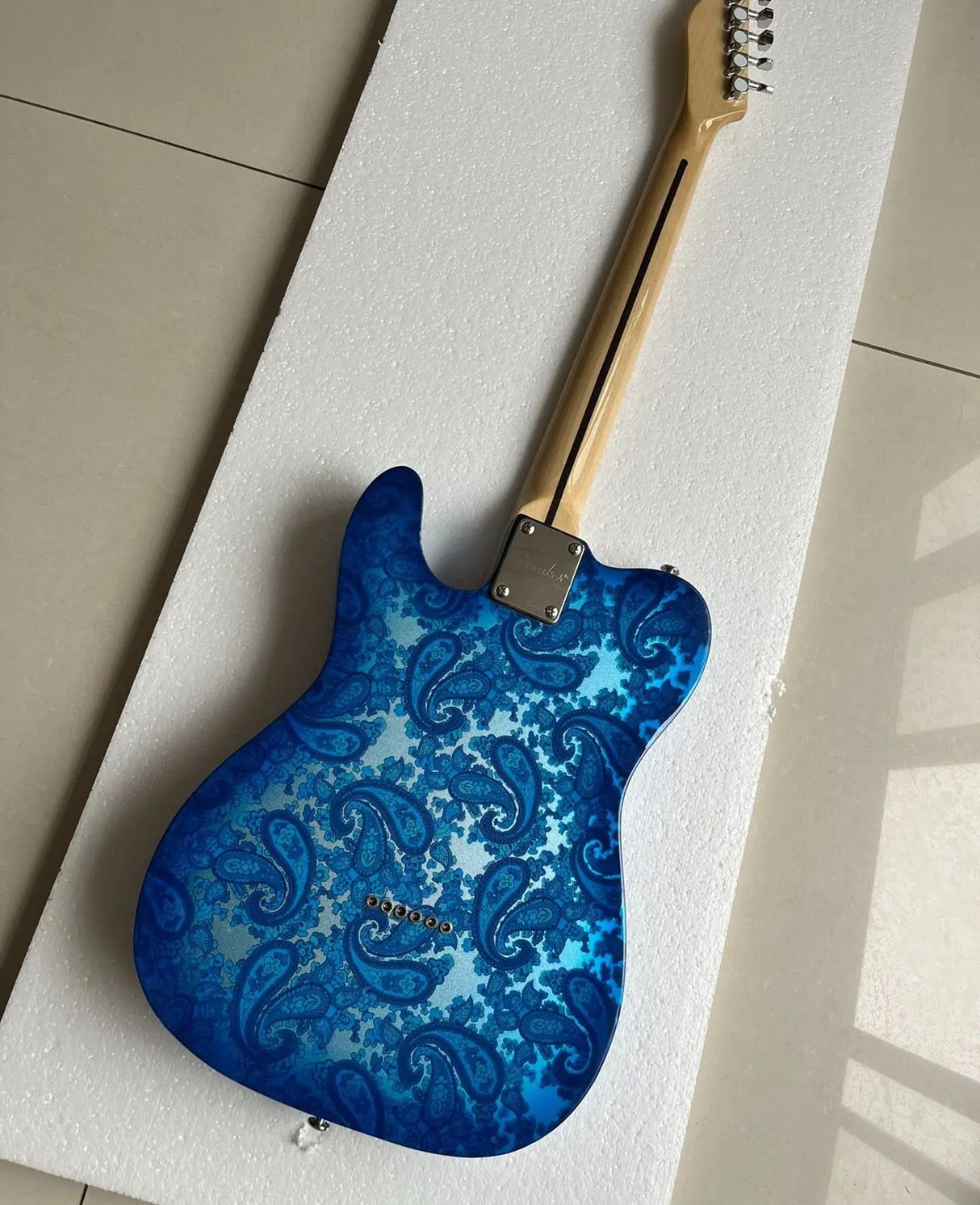 Custom Electric Guitar with 22 Fret, Blue and Pink Amoeba Pattern, Mahogany Body, Maple Neck Guitar, Real Photos