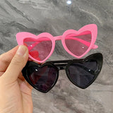 AKA VISION 2022 Heart Sunglasses Children Luxury Brand Eyewear For Boys/Girls Lovely Glasses Kids Gafas De Sol Mujer UV400