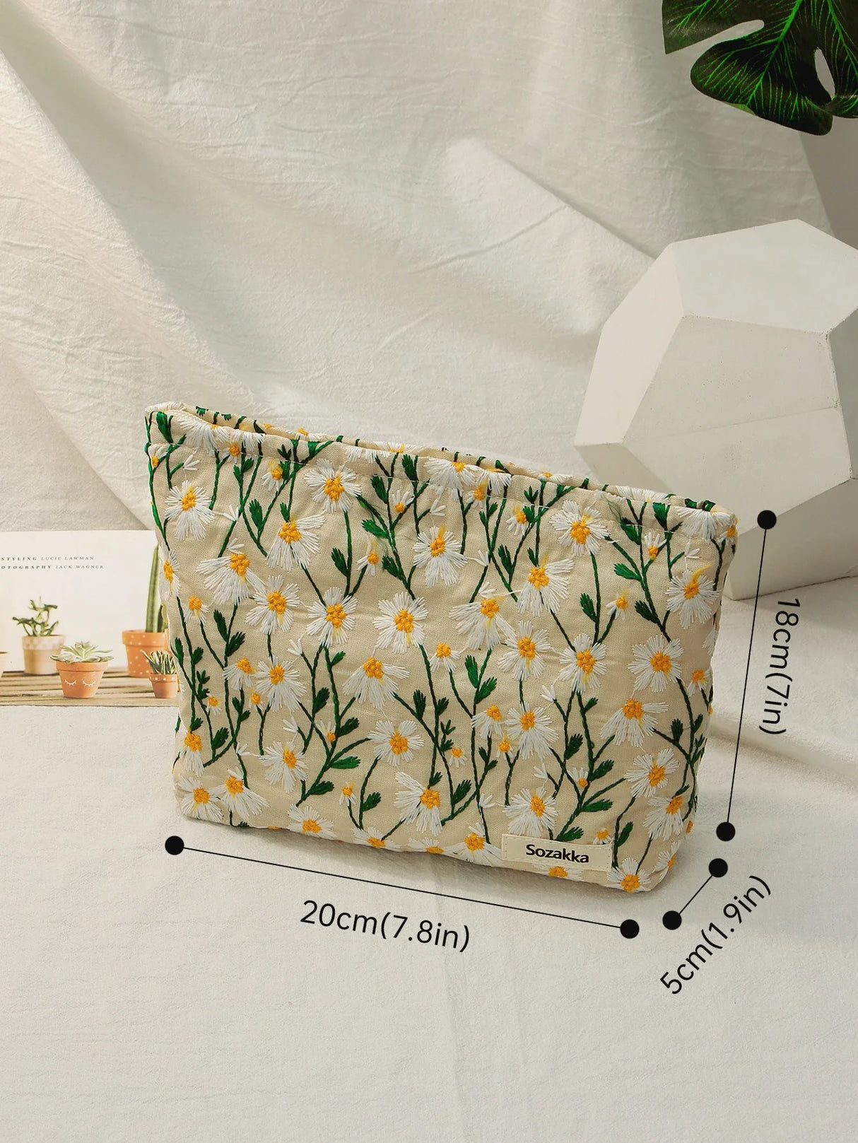 New Arrival Embroidery Aaisies Flower Makeup Bag Women's Art Simple Portable  Large Capacity Storage Case