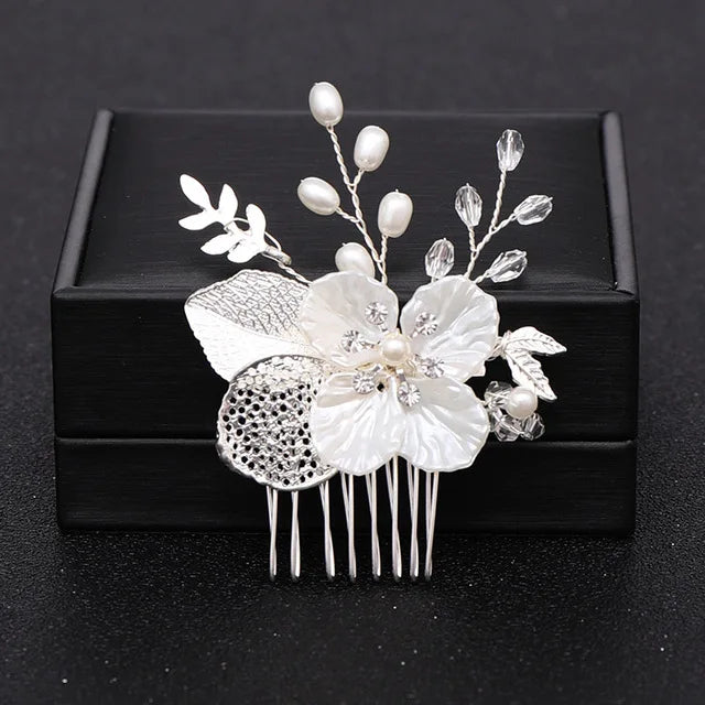 Silver Color Flower Hair Comb Clip Girls Handmade Alloy Pearl Hairpin Bridal Tiaras Wedding Hair Accessory Crystal Hair Jewelry