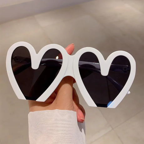 KAMMPT Heart Shape Sunglasses Women 2023 Fashion Vintage Cute Party Shades Trendy Retro Brand Designer Multicolor UV400 Eyewear