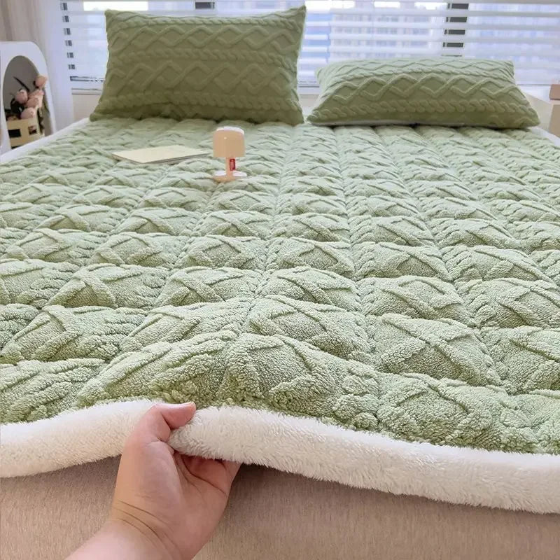 Winter Soft Fleece Mattress Toppers Home Dormitory Single Double Bedspread Fold Bed Sheets Thin Tatami Mat Warm Mattress Cover