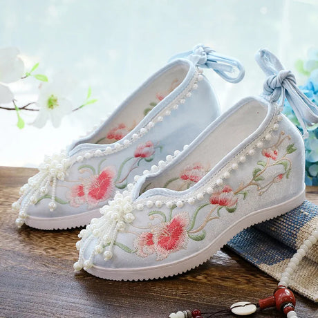 The New Women Traditional Chinese Style Hanfu Boot Embroidered Cloth Shoes Wedding Bride Old Beijing Retro Short Boots Footwear