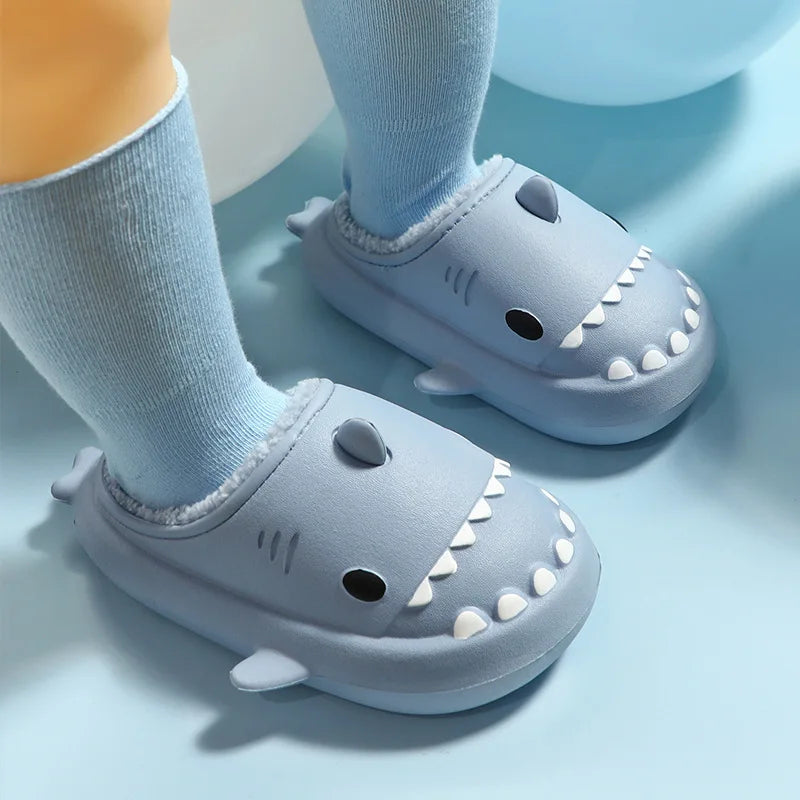 Winter Children‘s Plush Shark Slippers Boys Cotton Flip Flop Girls Warm Non-Slip Thick Sole Shoes Home EVA Waterproof Slides